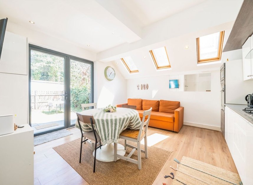 Properties for sale in Silver Crescent - W4 5SE view2