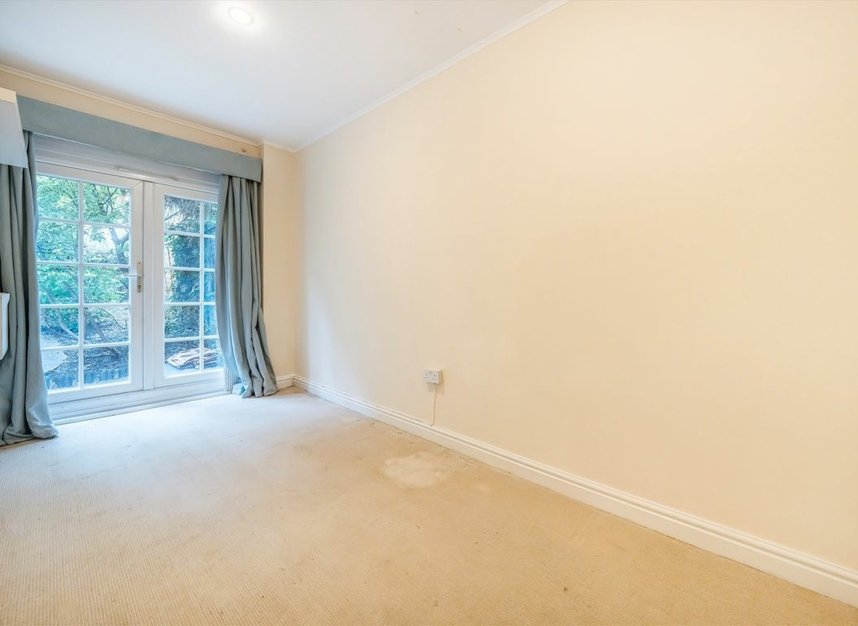 Properties for sale in Sinclair Road - W14 0NS view5