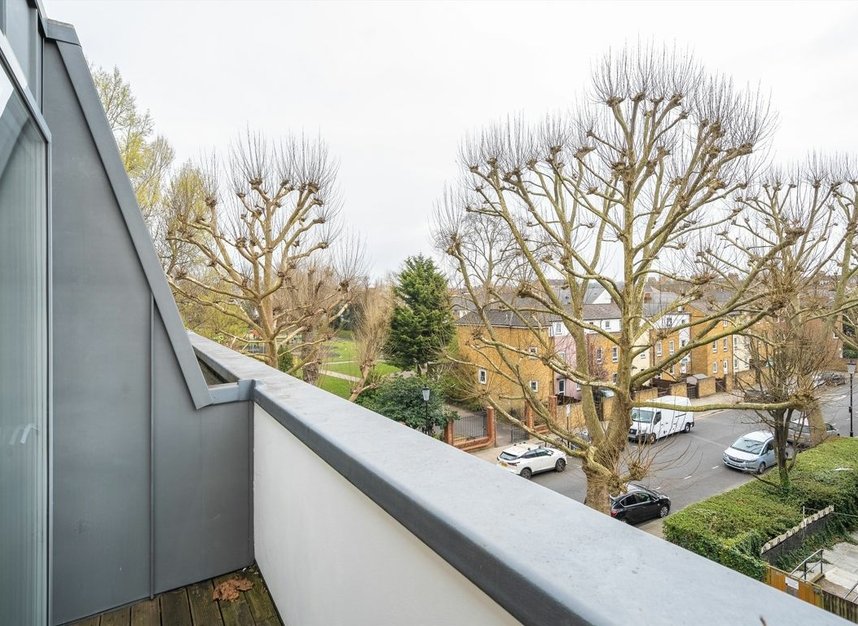 Properties for sale in Sirdar Road - W11 4EF view9