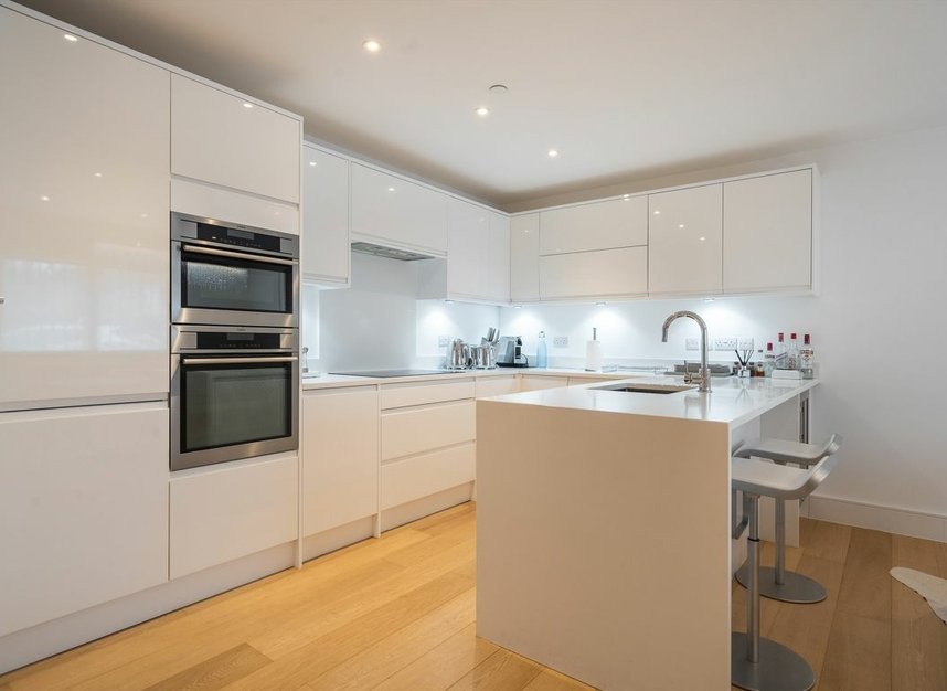 Properties for sale in Sirdar Road - W11 4EF view4