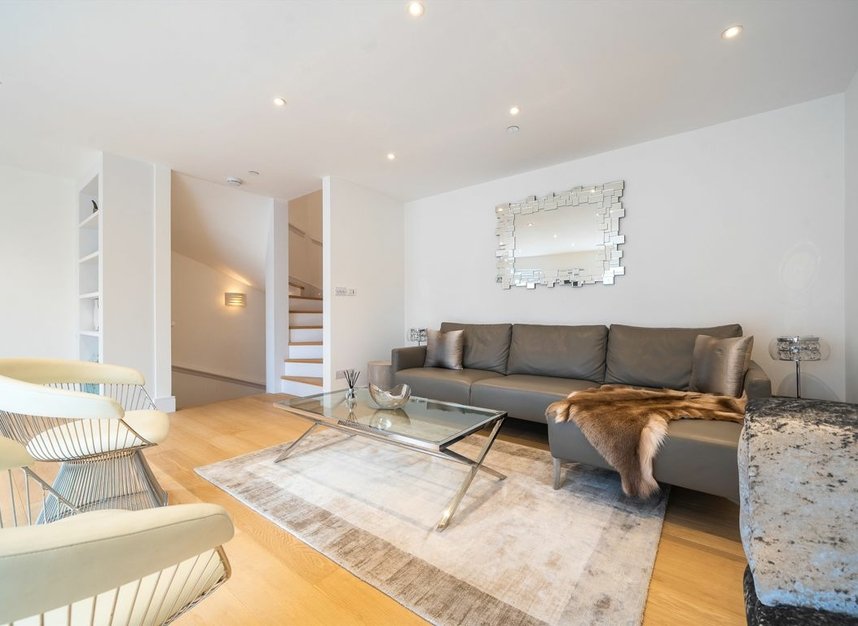 Properties for sale in Sirdar Road - W11 4EF view2