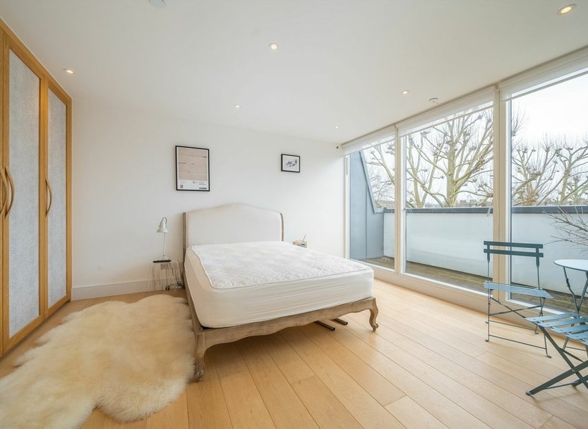Properties for sale in Sirdar Road - W11 4EF view5