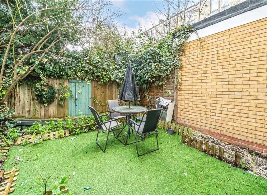 Properties for sale in Smithy Street - E1 3HW view9