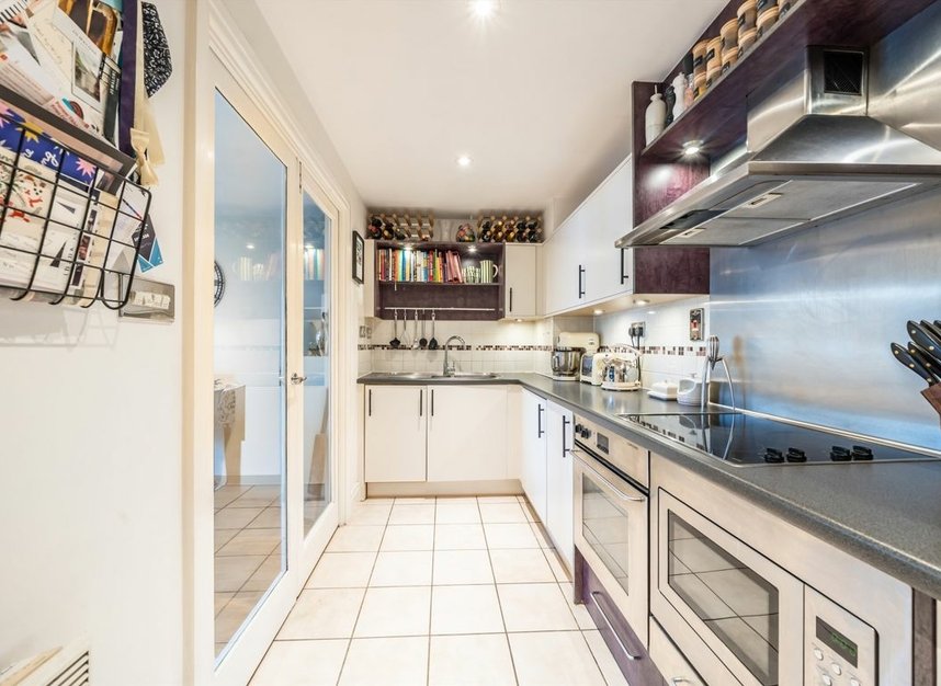 Properties for sale in Smugglers Way - SW18 1DF view4