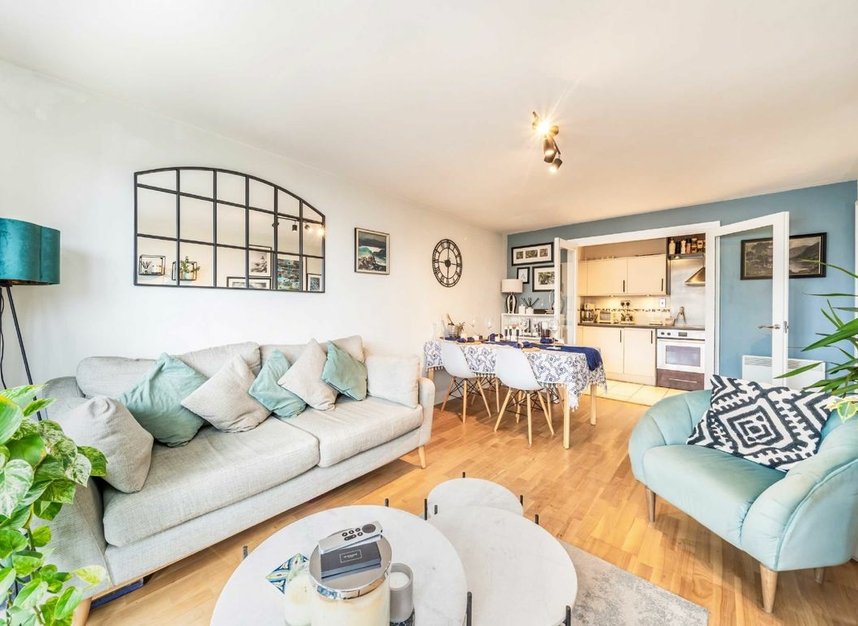 Properties for sale in Smugglers Way - SW18 1DF view3