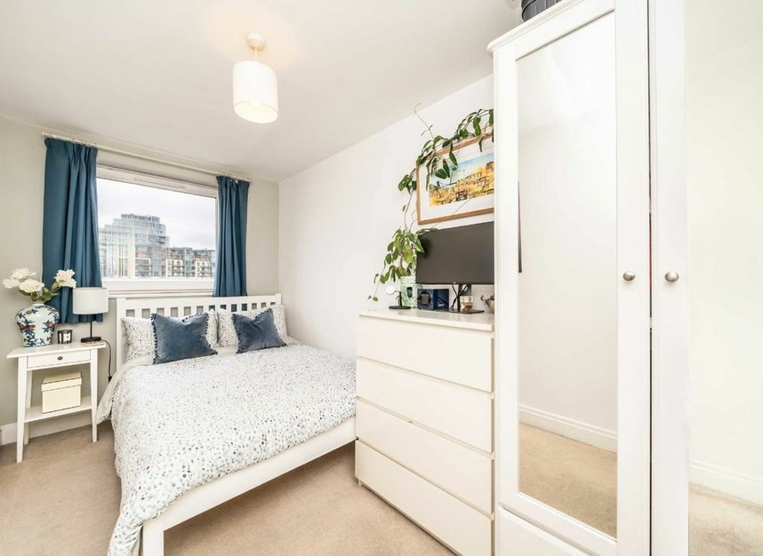 Properties for sale in Smugglers Way - SW18 1DF view6