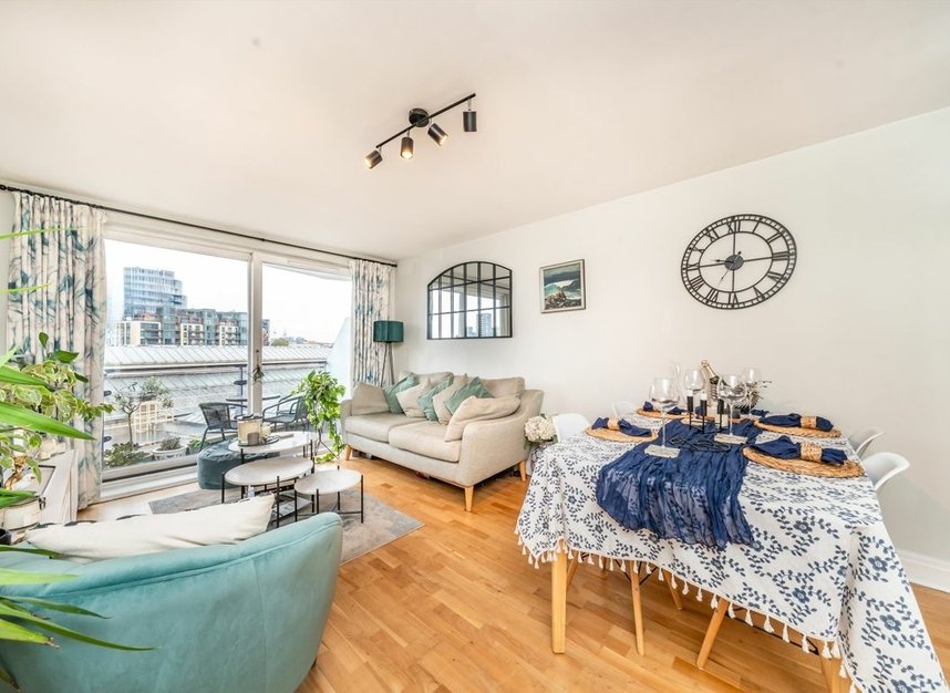 Properties for sale in Smugglers Way - SW18 1DF view2