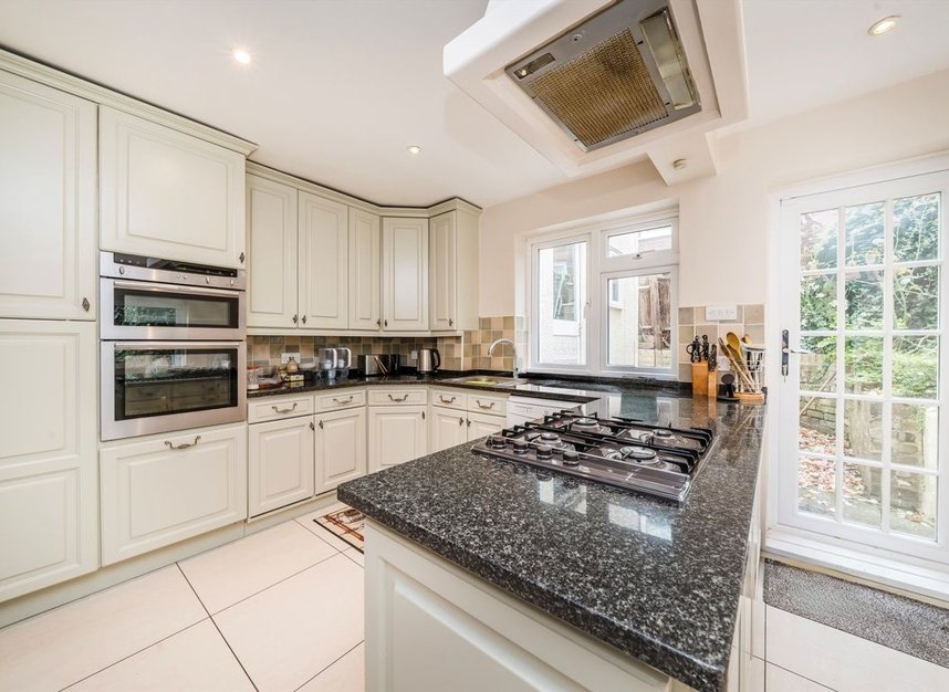 Properties for sale in Somerset Road - SW19 5JE view2