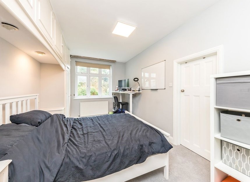Properties for sale in Somerset Road - SW19 5JE view10