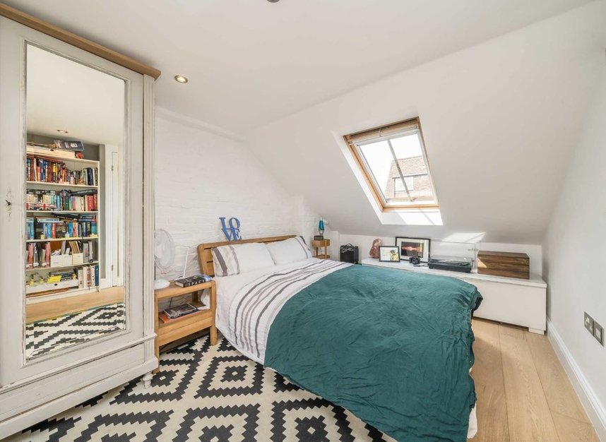 House for sale in South Lane, Kingston Upon Thames, KT1 (Ref 225472