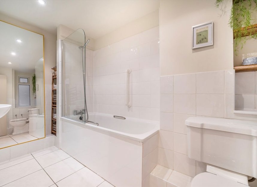 Properties for sale in Southampton Row - WC1B 4BJ view6