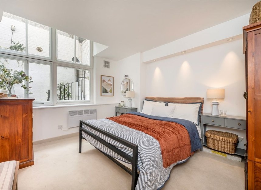 Properties for sale in Southampton Row - WC1B 4BJ view2