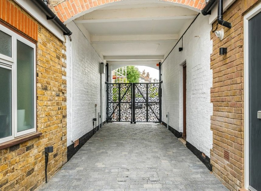 Properties for sale in Southfields Road - SW18 1QW view7