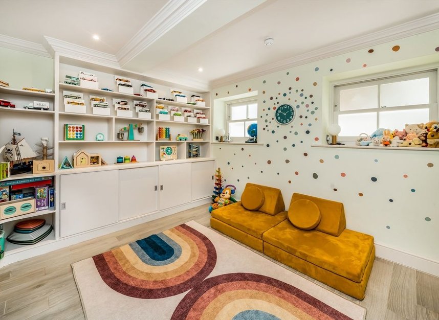 Properties for sale in Southwood Lane - N6 5DY view14