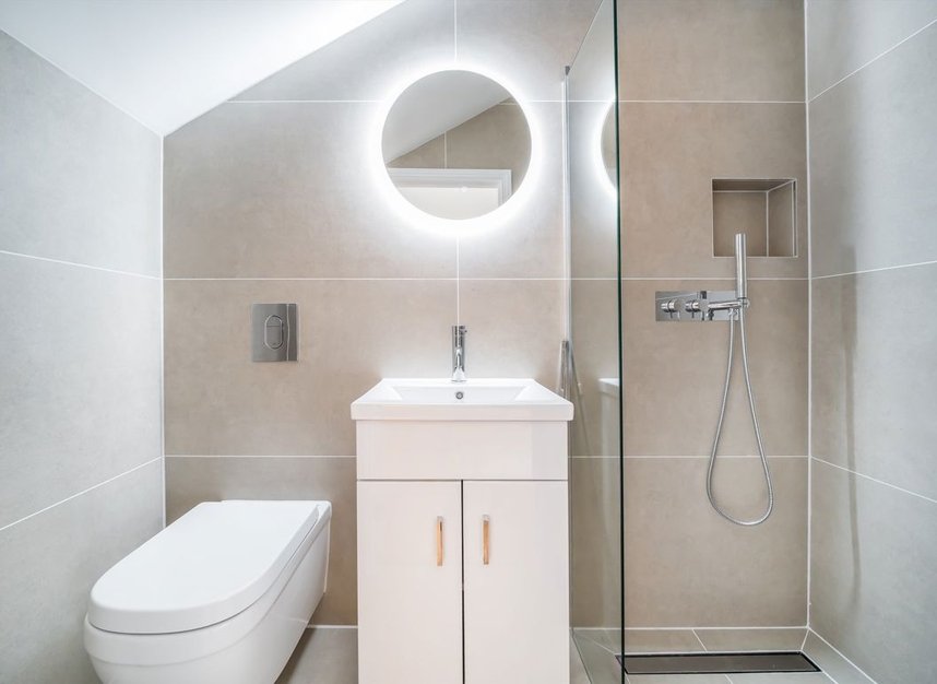 Properties for sale in Southwood Lane - N6 5DY view13