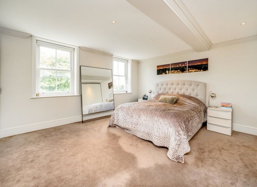 Properties for sale in Southwood Lane - N6 5DY view5
