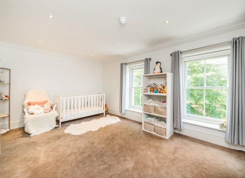 Properties for sale in Southwood Lane - N6 5DY view11