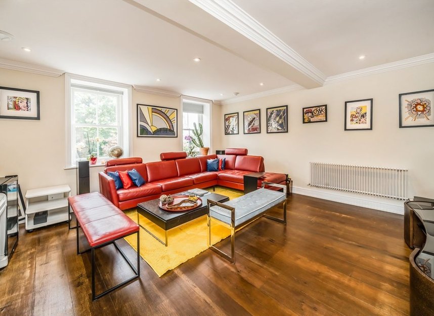 Properties for sale in Southwood Lane - N6 5DY view3