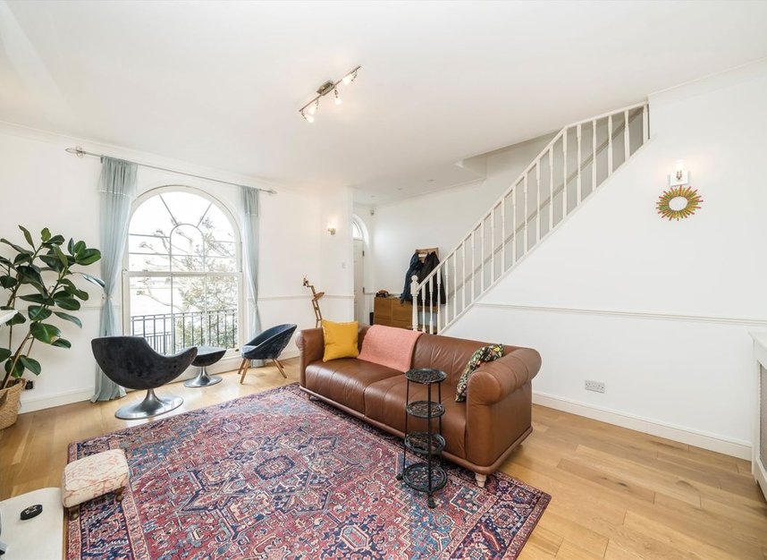 Properties for sale in Sovereign Crescent - SE16 5XH view2