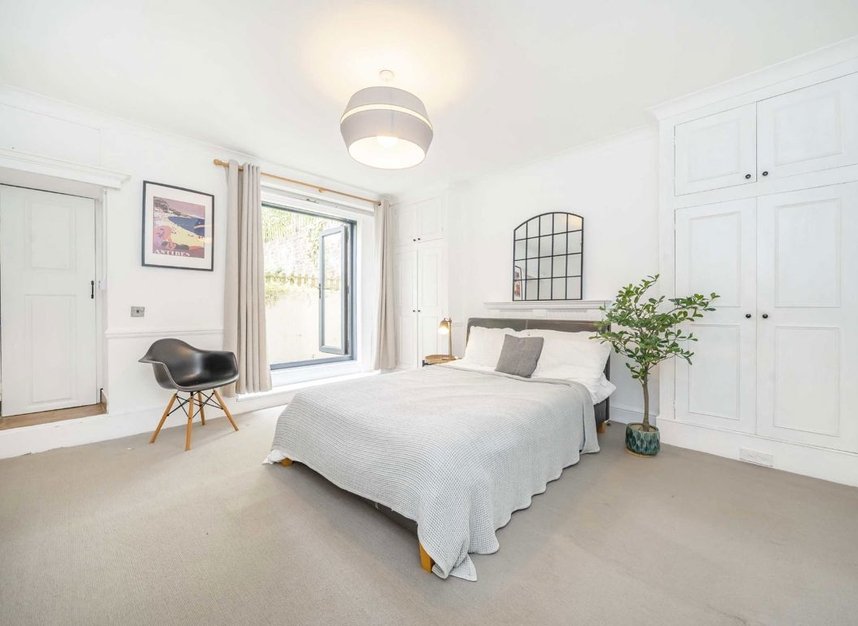 Properties for sale in Spencer Road - W4 3SS view4