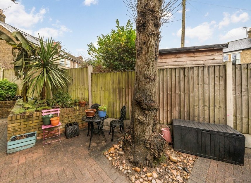 Properties sold in Spring Grove - TW12 2DP view7