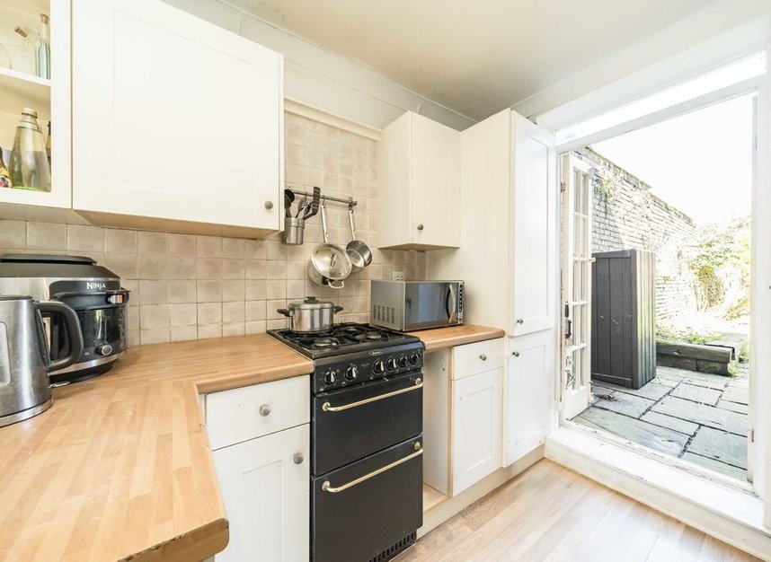 House terraced for sale in Springfield Grove, SunburyOnThames, TW16