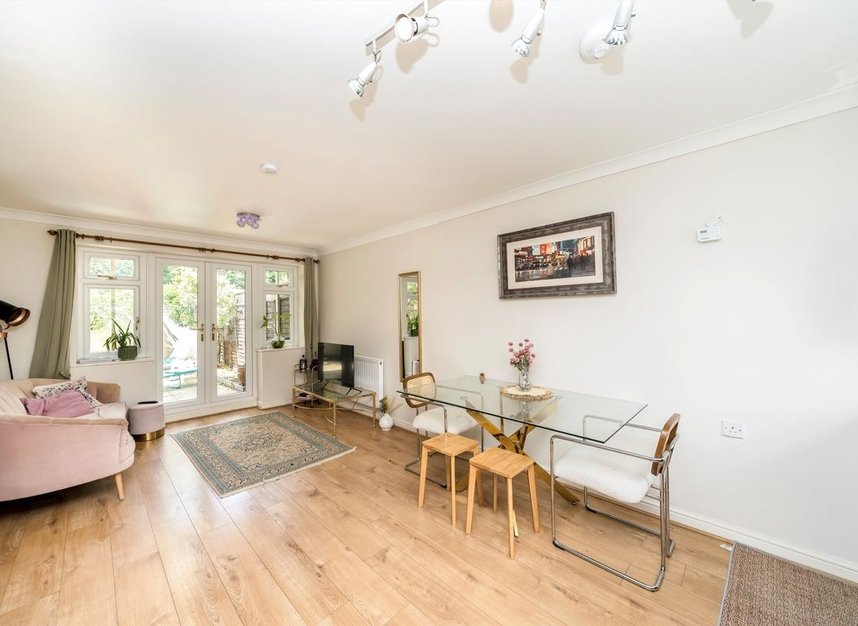 Properties for sale in St. Barnabas Close - SE22 8UA view9
