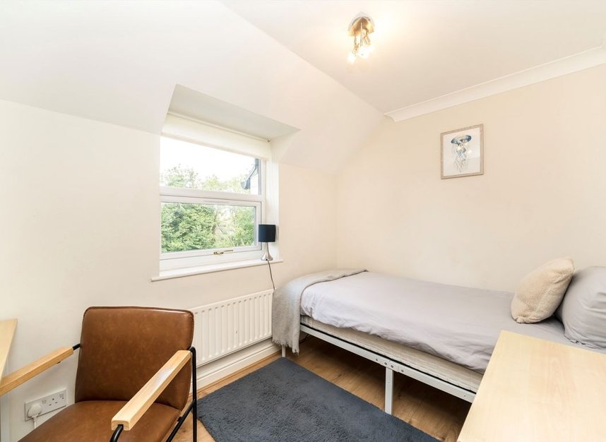 Properties for sale in St. Barnabas Close - SE22 8UA view7