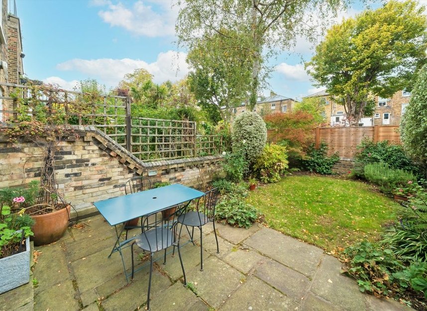 Properties sold in St. Georges Avenue - N7 0AH view13