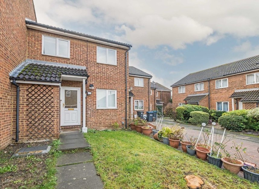 House for sale in St. Gardens, Surbiton, KT6 (Ref 213968) Dexters