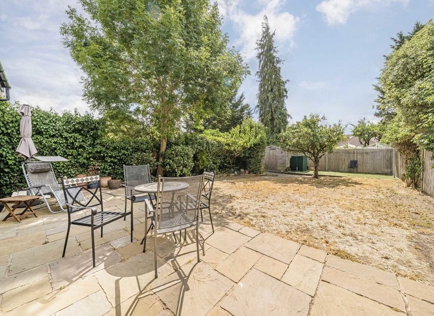 Properties for sale in St. James's Avenue - TW12 1HH view8