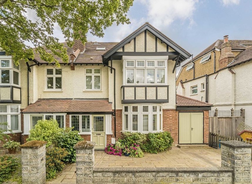 Properties for sale in St. James's Avenue - TW12 1HH view1