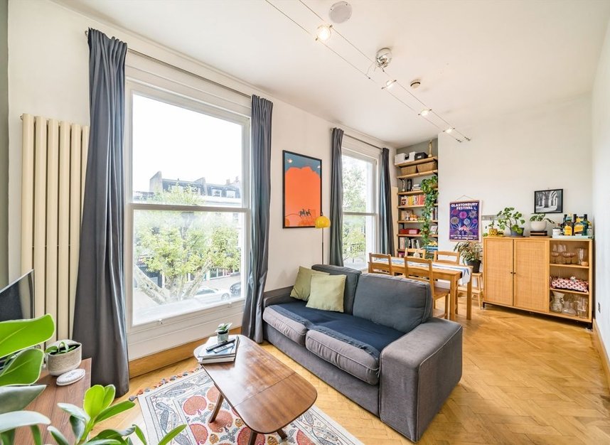 Properties for sale in St. John's Hill - SW11 1SH view2