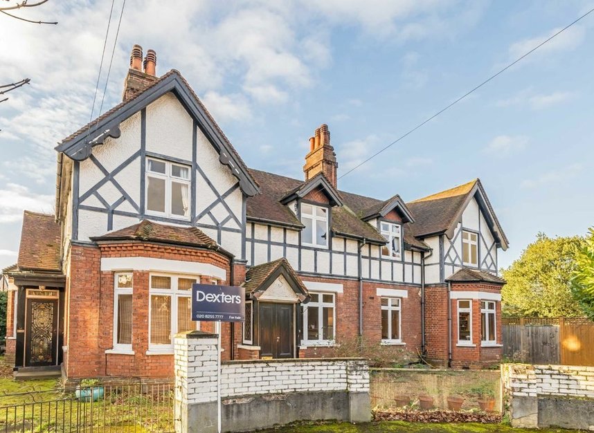 Properties for sale in St. Johns Road - KT8 9JH view1