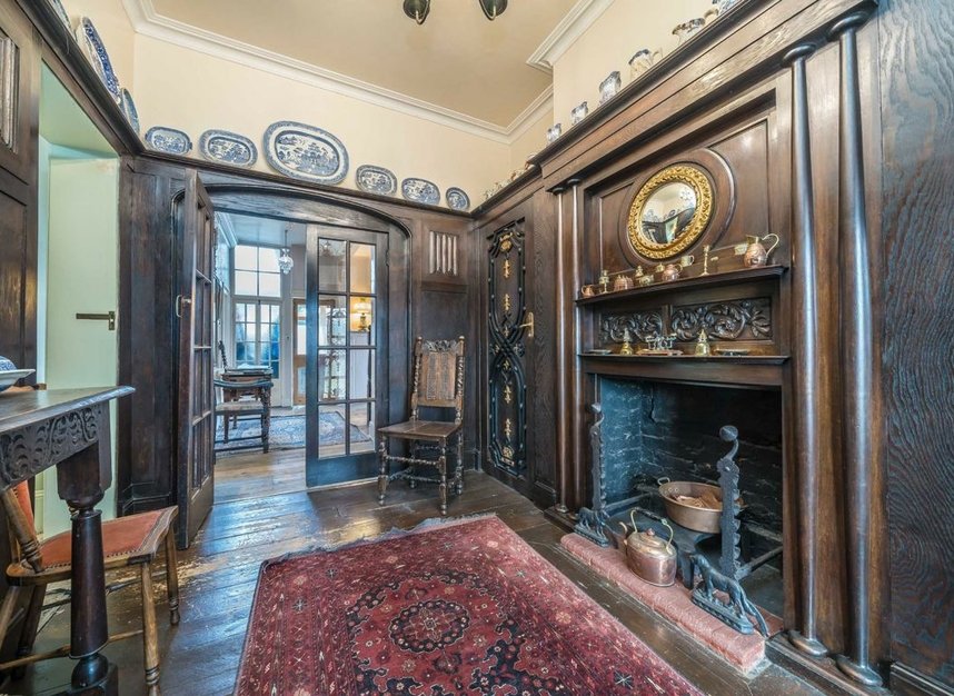 Properties for sale in St. Johns Road - KT8 9JH view3