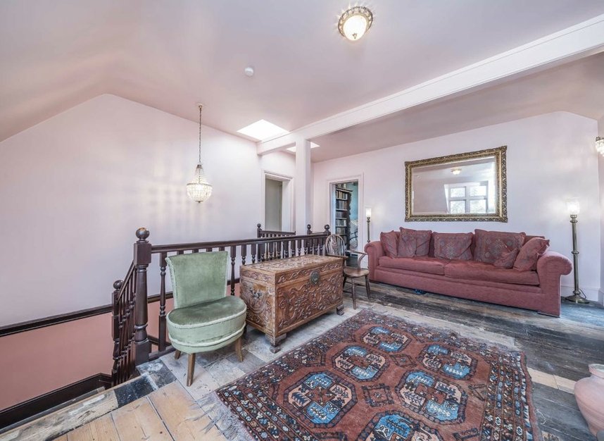 Properties for sale in St. Johns Road - KT8 9JH view5