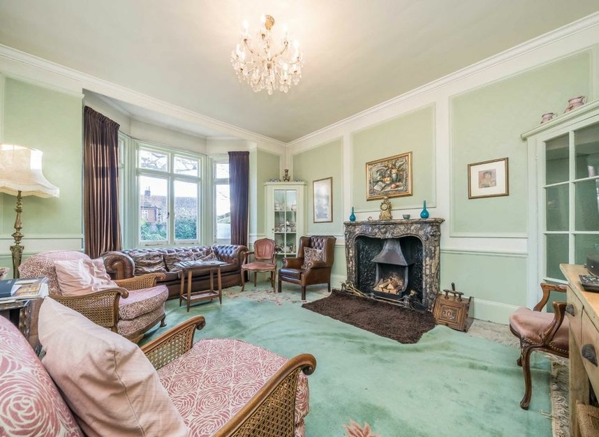 Properties for sale in St. Johns Road - KT8 9JH view2