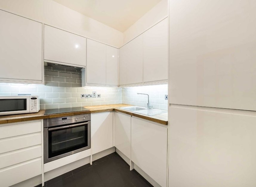Properties for sale in Stamford Brook Road - W6 0XP view3