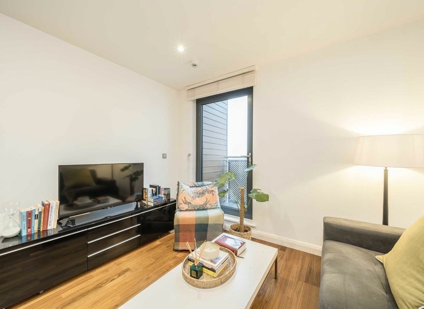 Properties for sale in Stanley Road - SW19 8RL view3