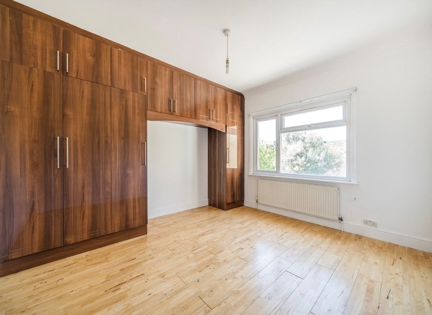Properties for sale in Stanley Road - UB1 1PB view3