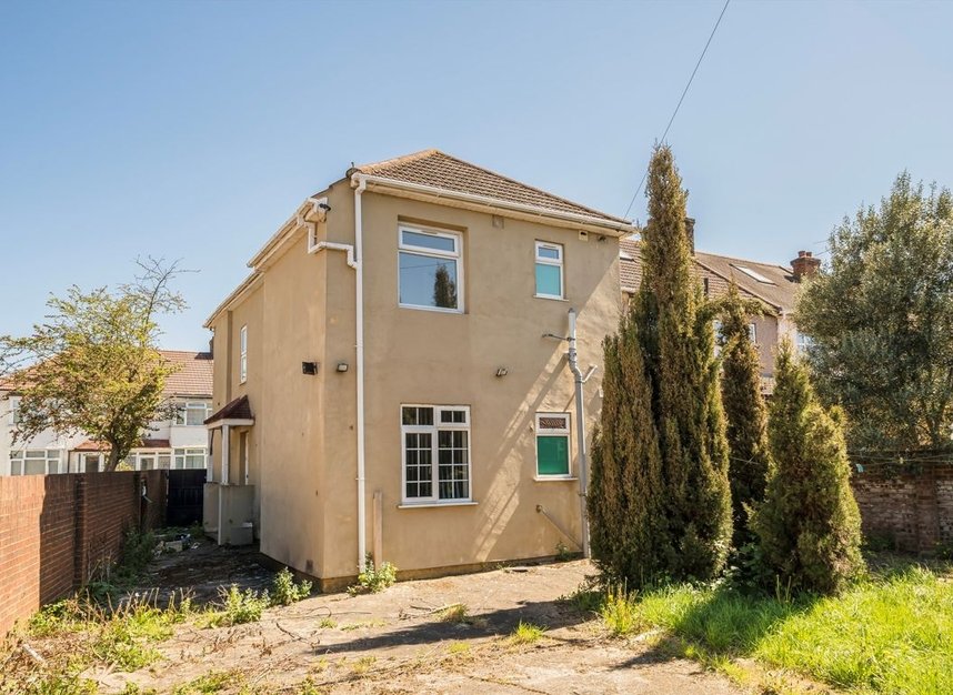 Properties for sale in Stanley Road - UB1 1PB view7