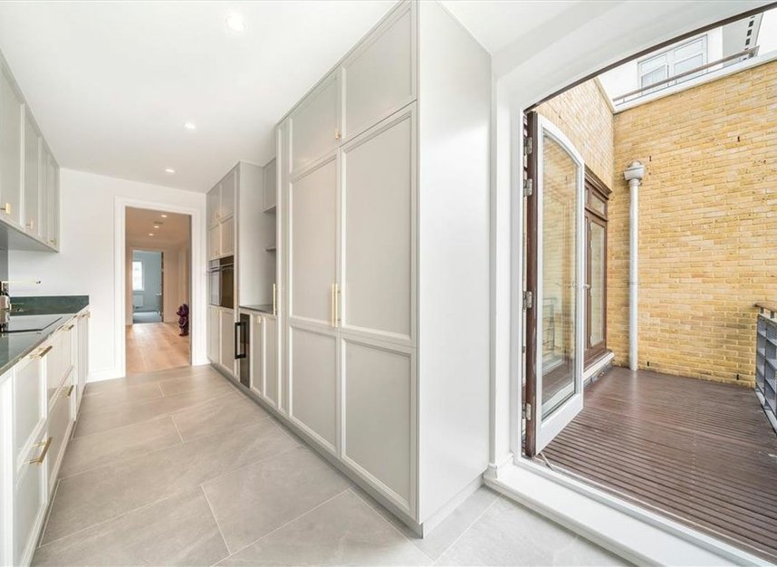 Properties for sale in Star Place - E1W 1AG view5