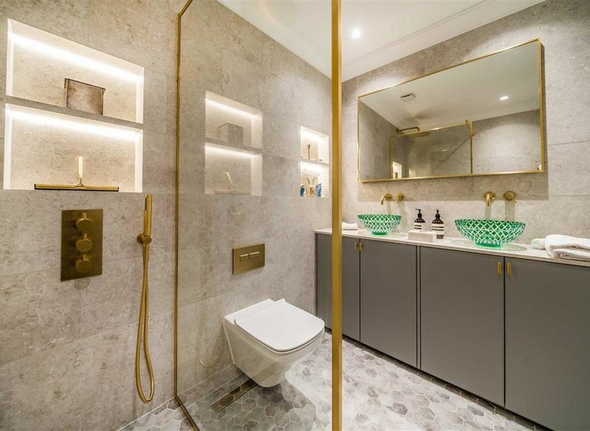Properties for sale in Star Place - E1W 1AG view9