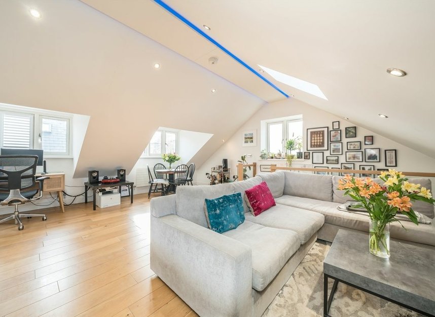 Properties sold in Station Road - TW12 2AX view2