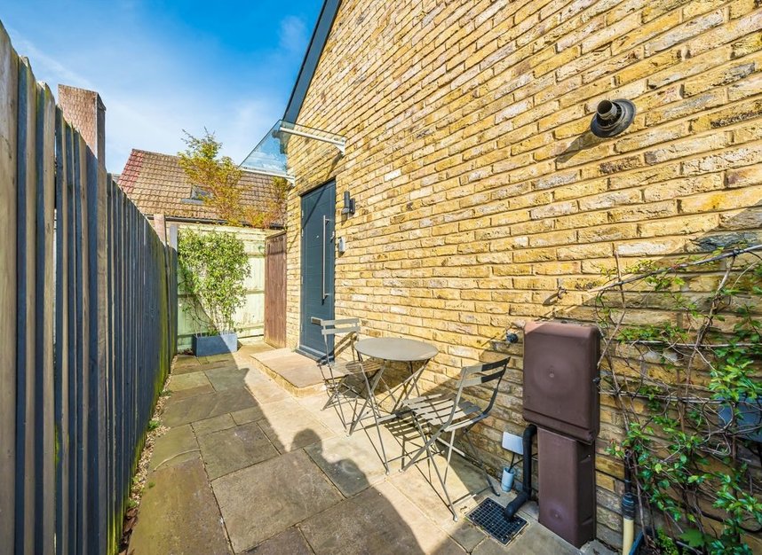 Properties sold in Station Road - TW12 2AX view4