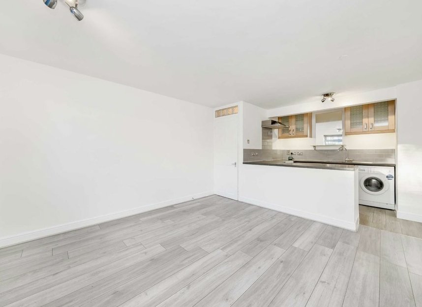 Properties for sale in Station Road - TW12 2DD view2