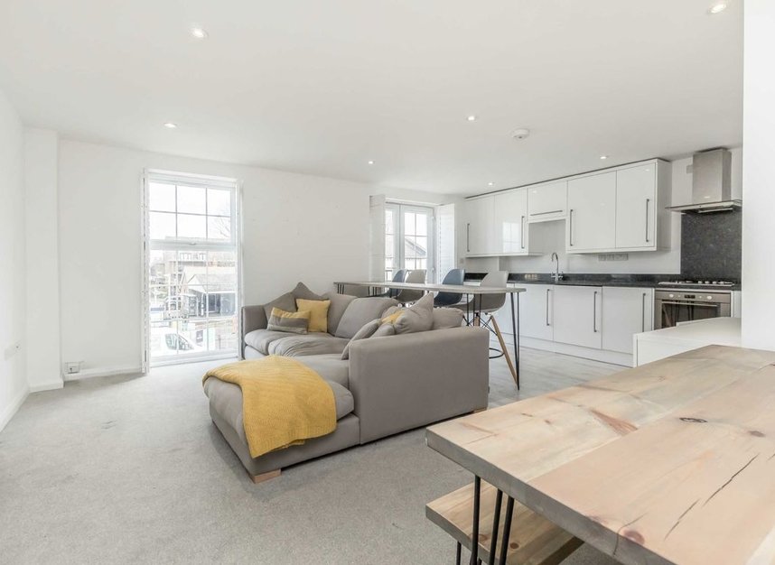 Properties for sale in Station Road - TW12 2AL view2