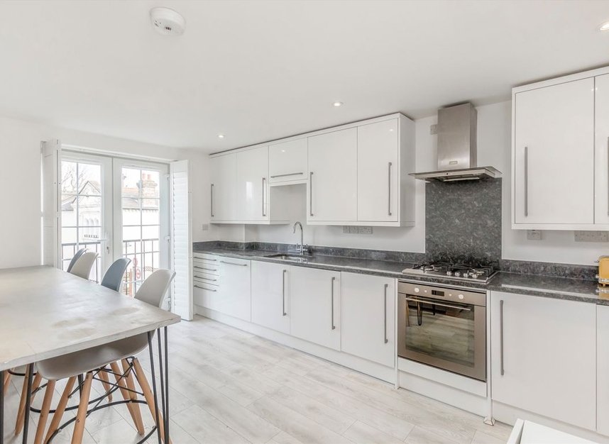 Properties for sale in Station Road - TW12 2AL view3