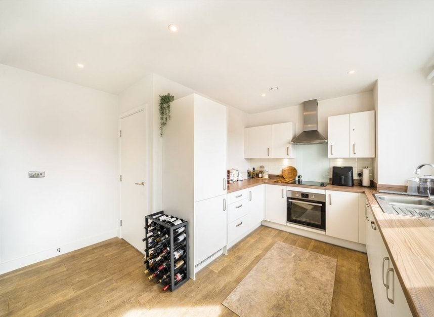 Properties for sale in Station Road - N11 1QH view3