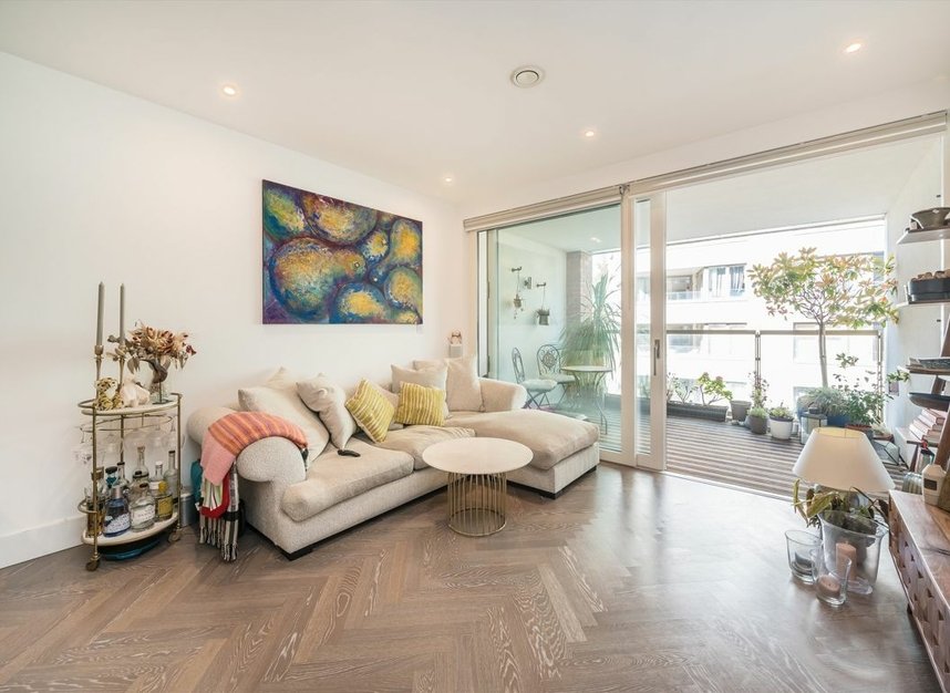 Properties sold in Sterling Way - N7 9HG view2